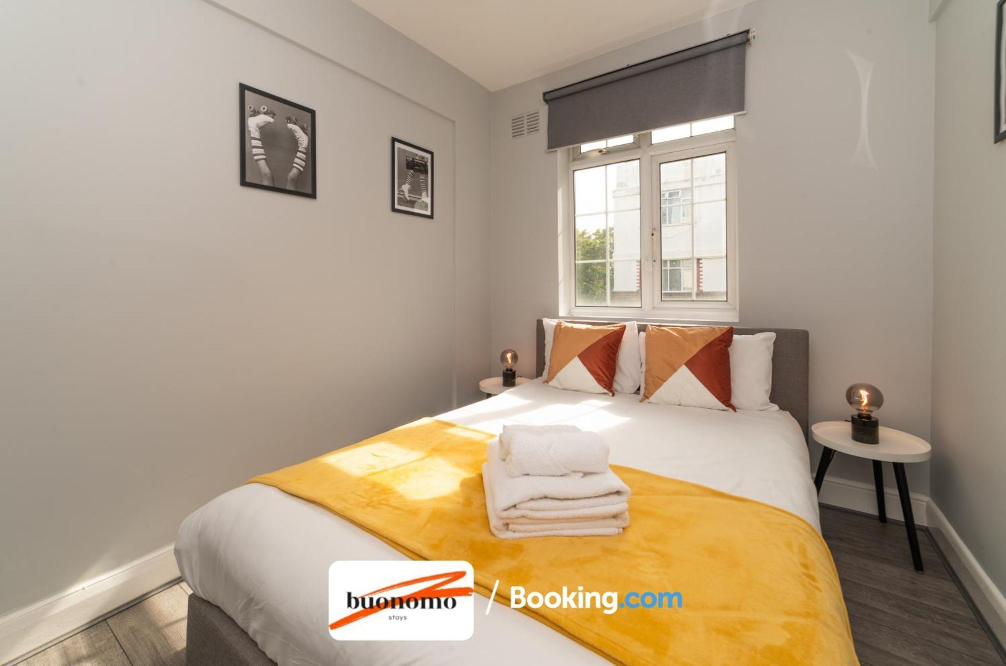 Two Bedroom Apartment By Buonomo Stays Short Lets & Serviced Accommodation With Balcony Londra Exterior foto